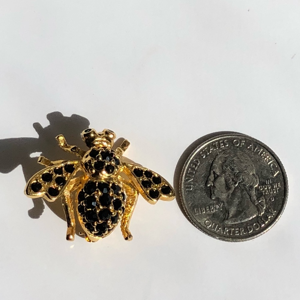 Sold- Joan Rivers Green eyed Bee Brooch Pin - Picture 8 of 8